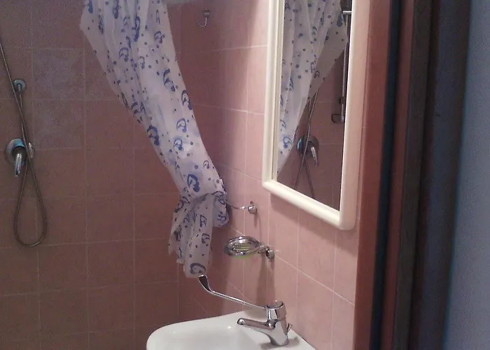 Alojamento de Acomodação e Pequeno-almoço Casa Di Rosa *